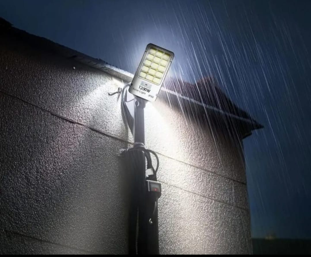 LUZ SOLAR DE 1.200W TASBEL